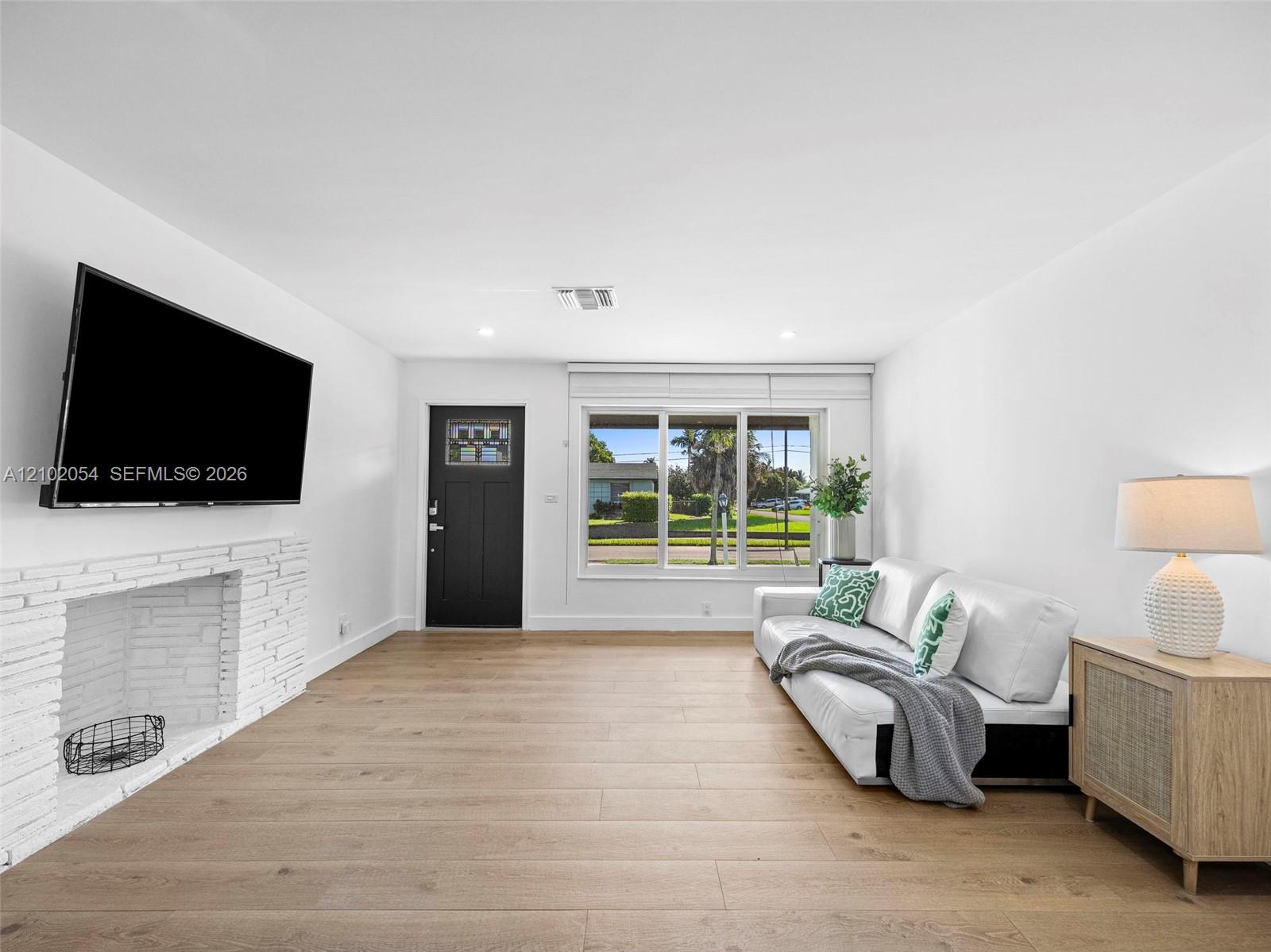 231 SW 28th Terrace gallery image #9
