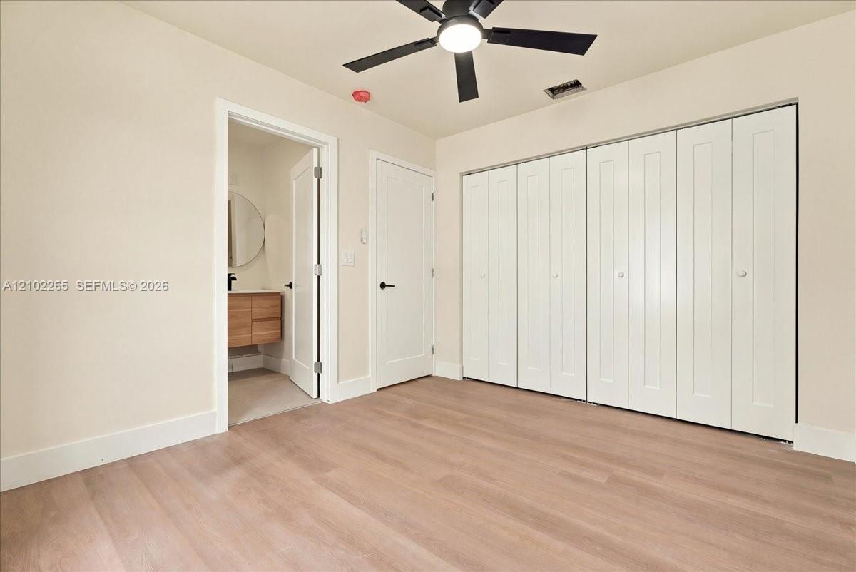 2842 NW 9th Place gallery image #19