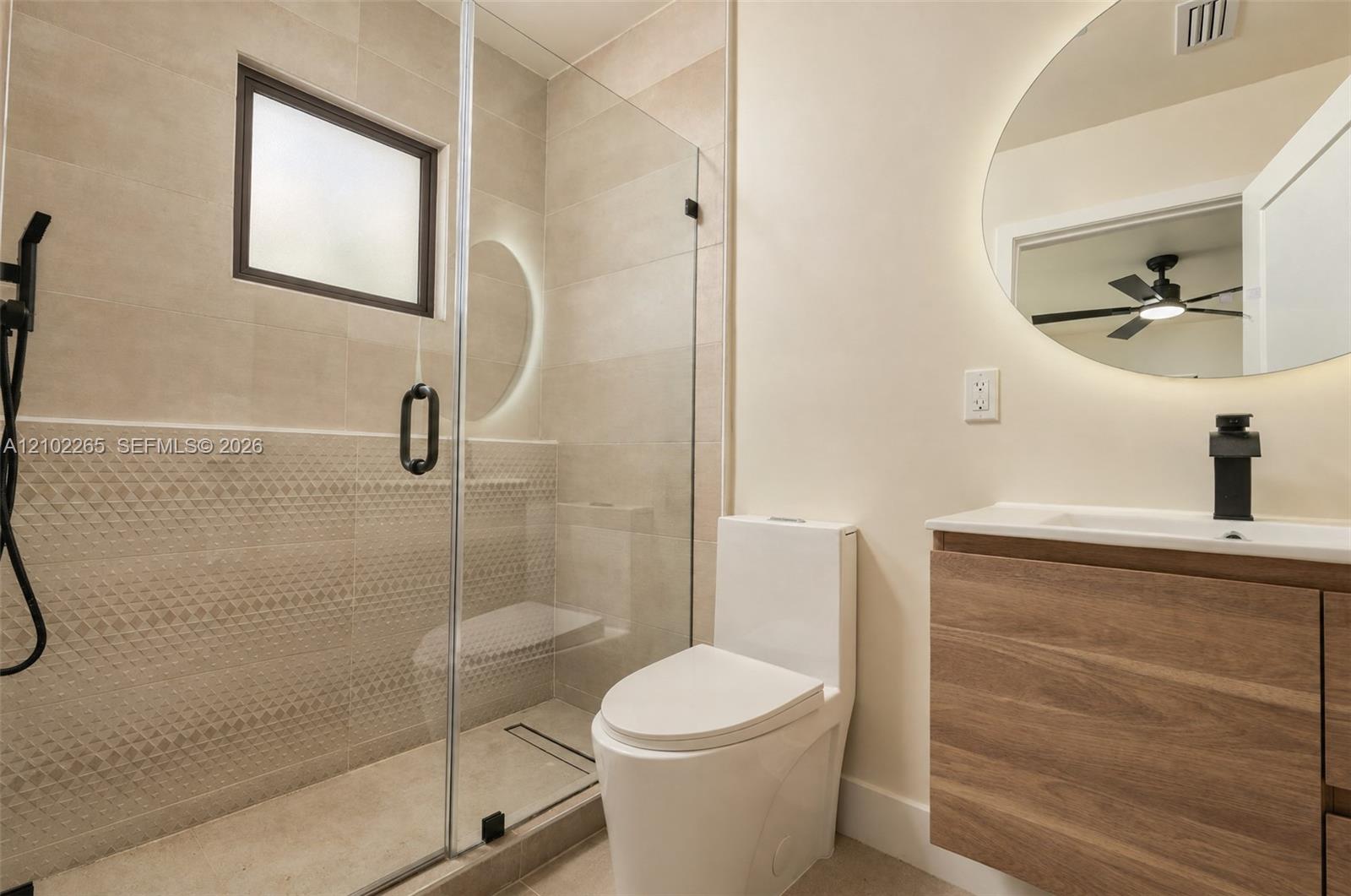 2842 NW 9th Place gallery image #20