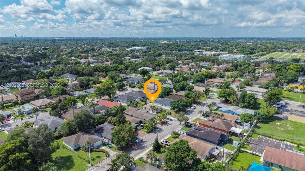 2842 NW 9th Place gallery image #5