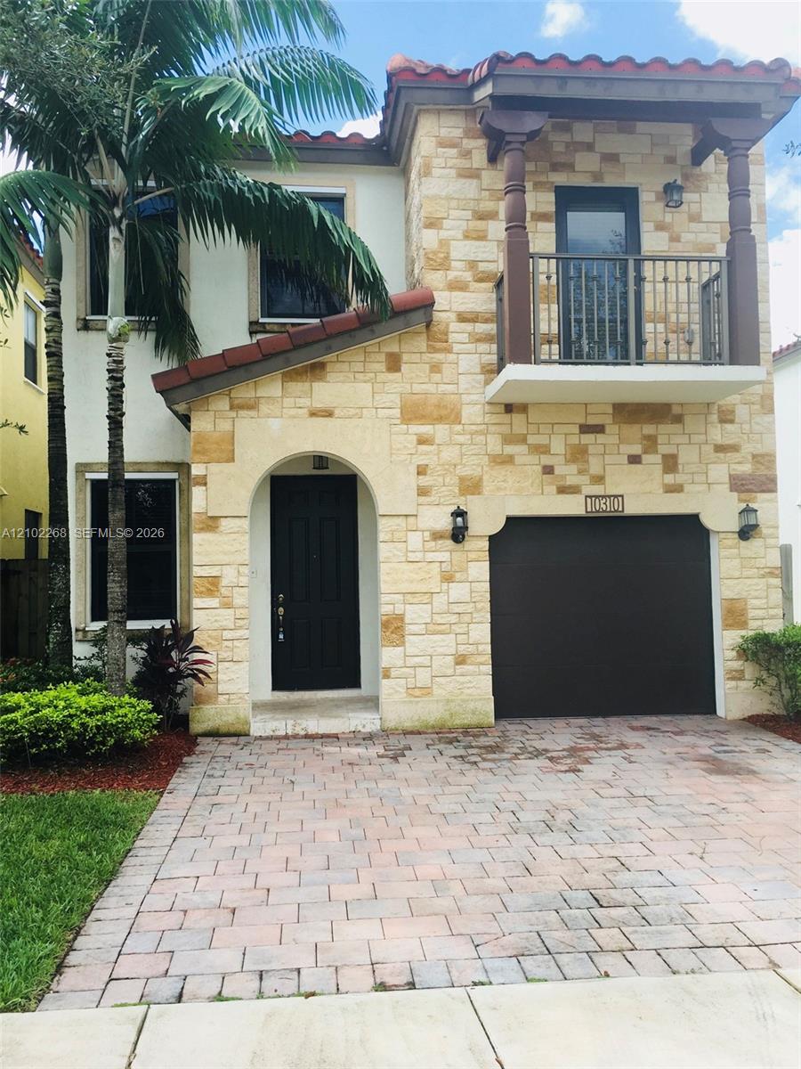 10310 NW 70th Terrace gallery image #1