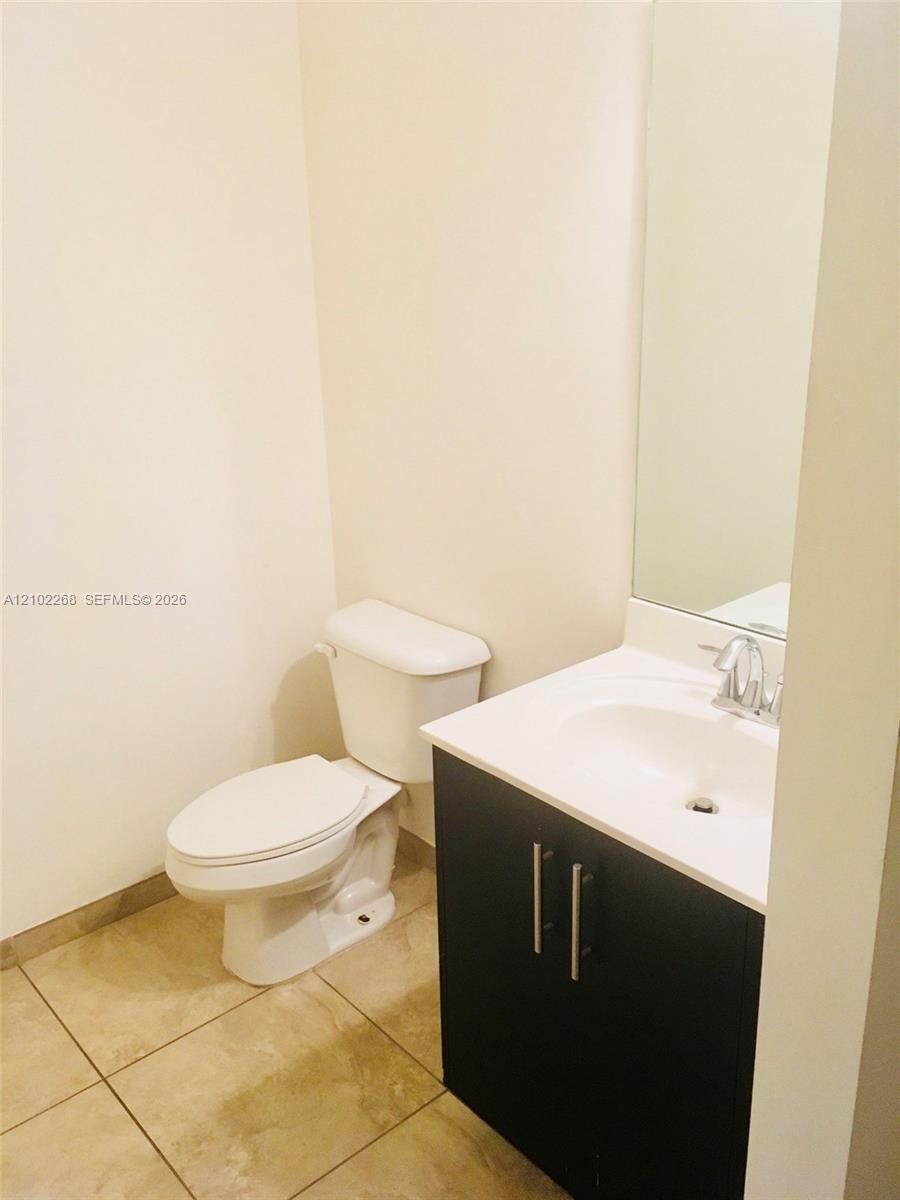10310 NW 70th Terrace gallery image #15
