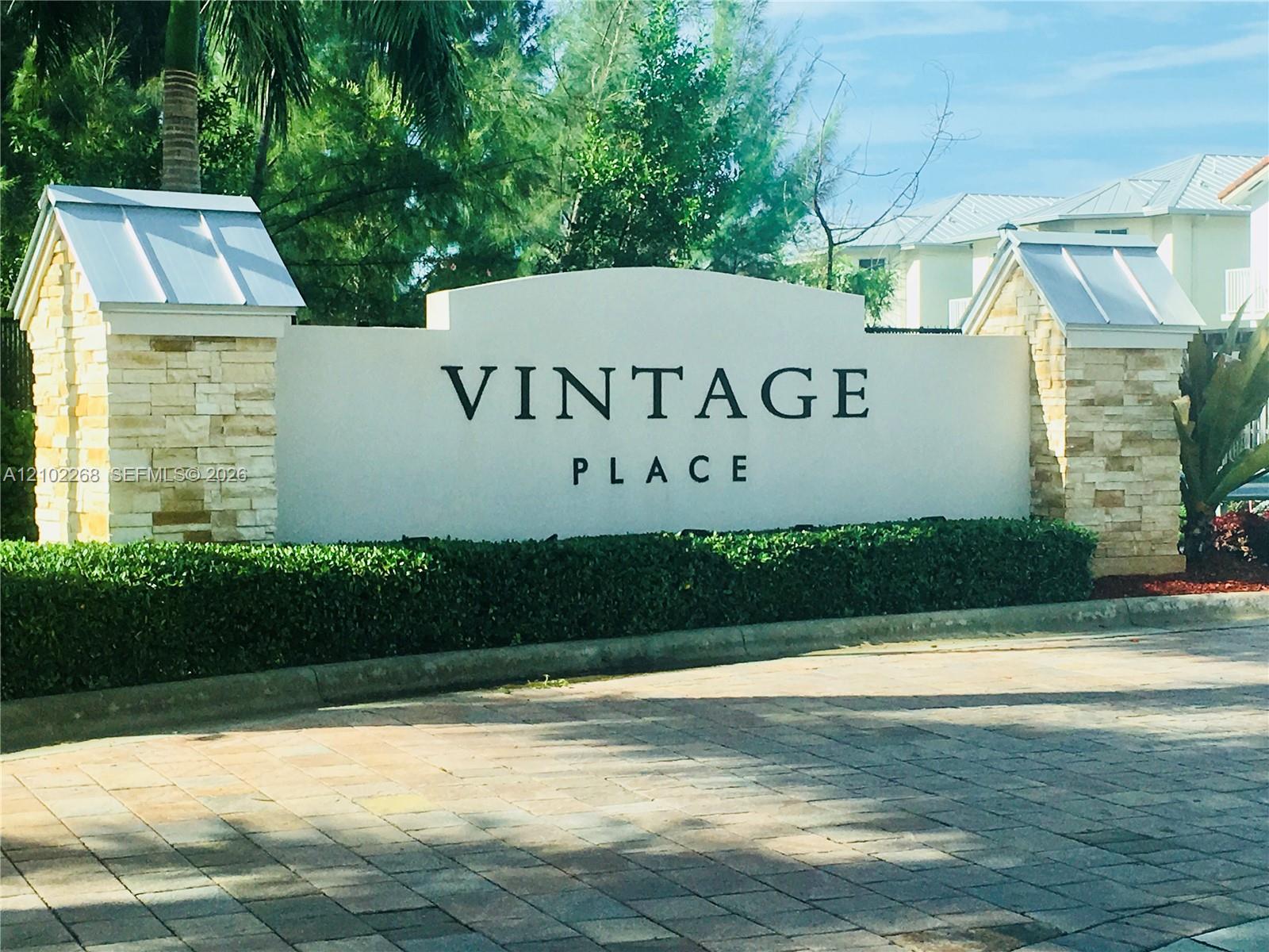 10310 NW 70th Terrace gallery image #2