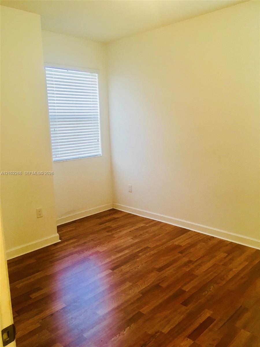 10310 NW 70th Terrace gallery image #24