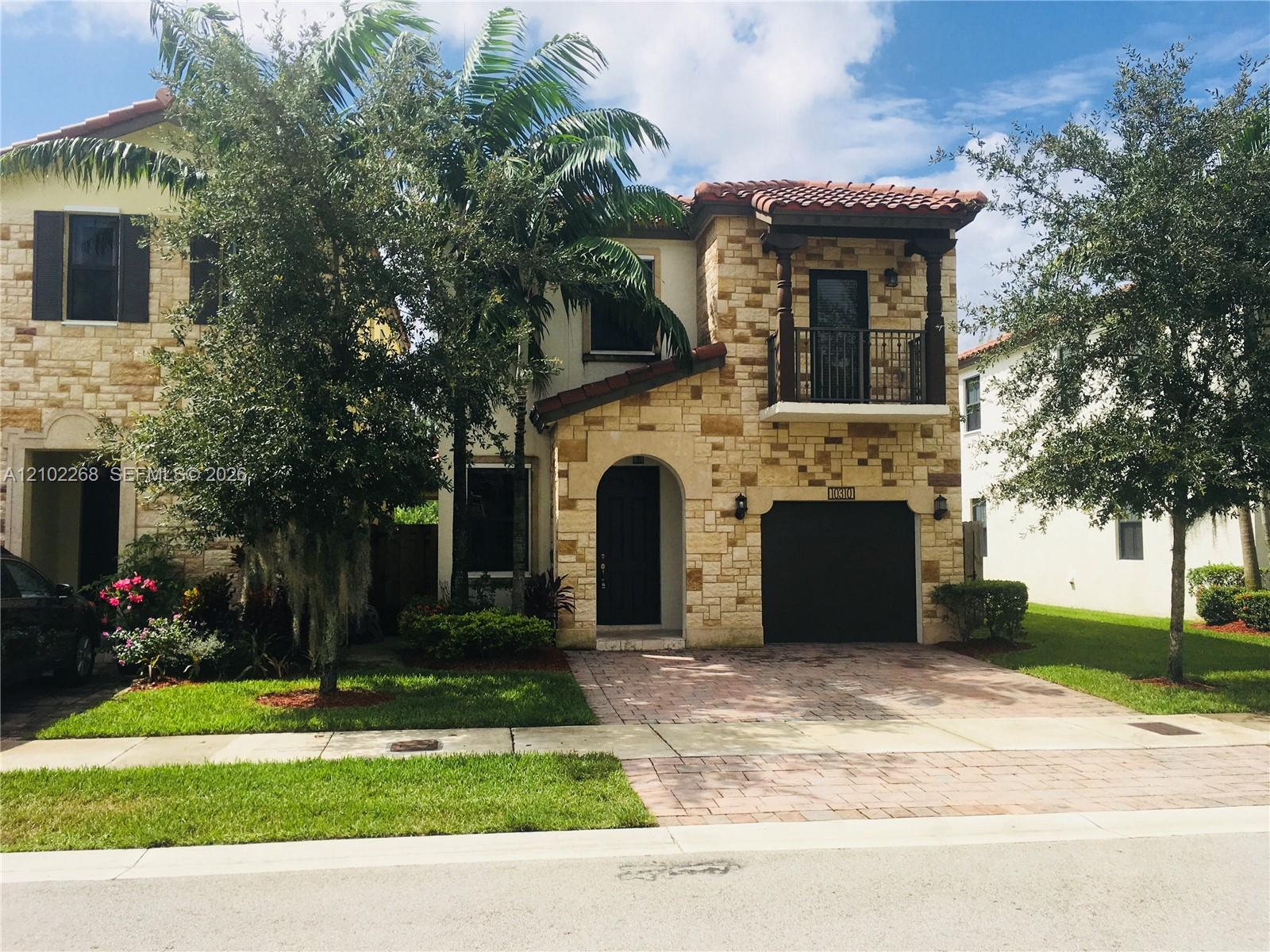 10310 NW 70th Terrace gallery image #3