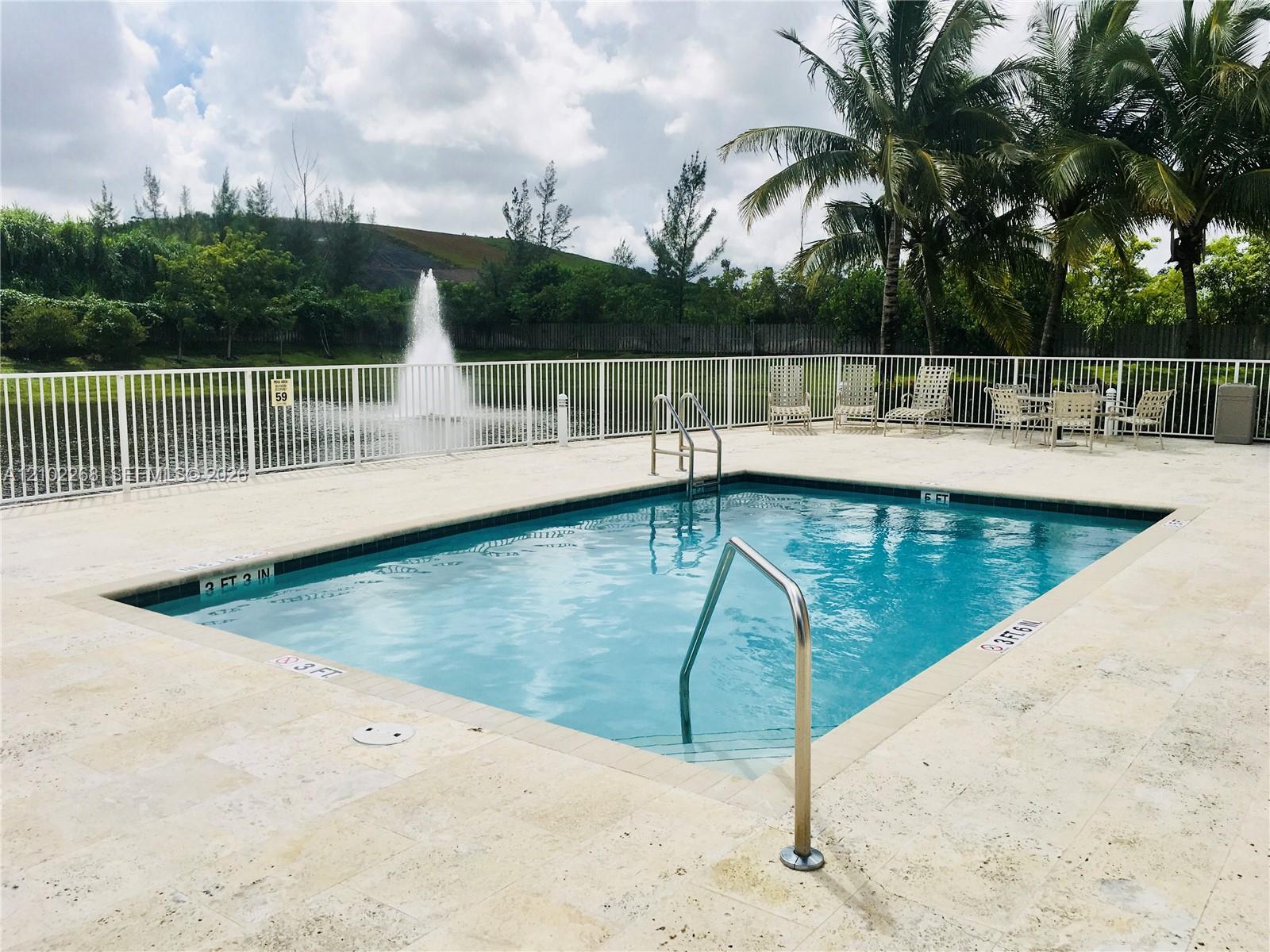 10310 NW 70th Terrace gallery image #37