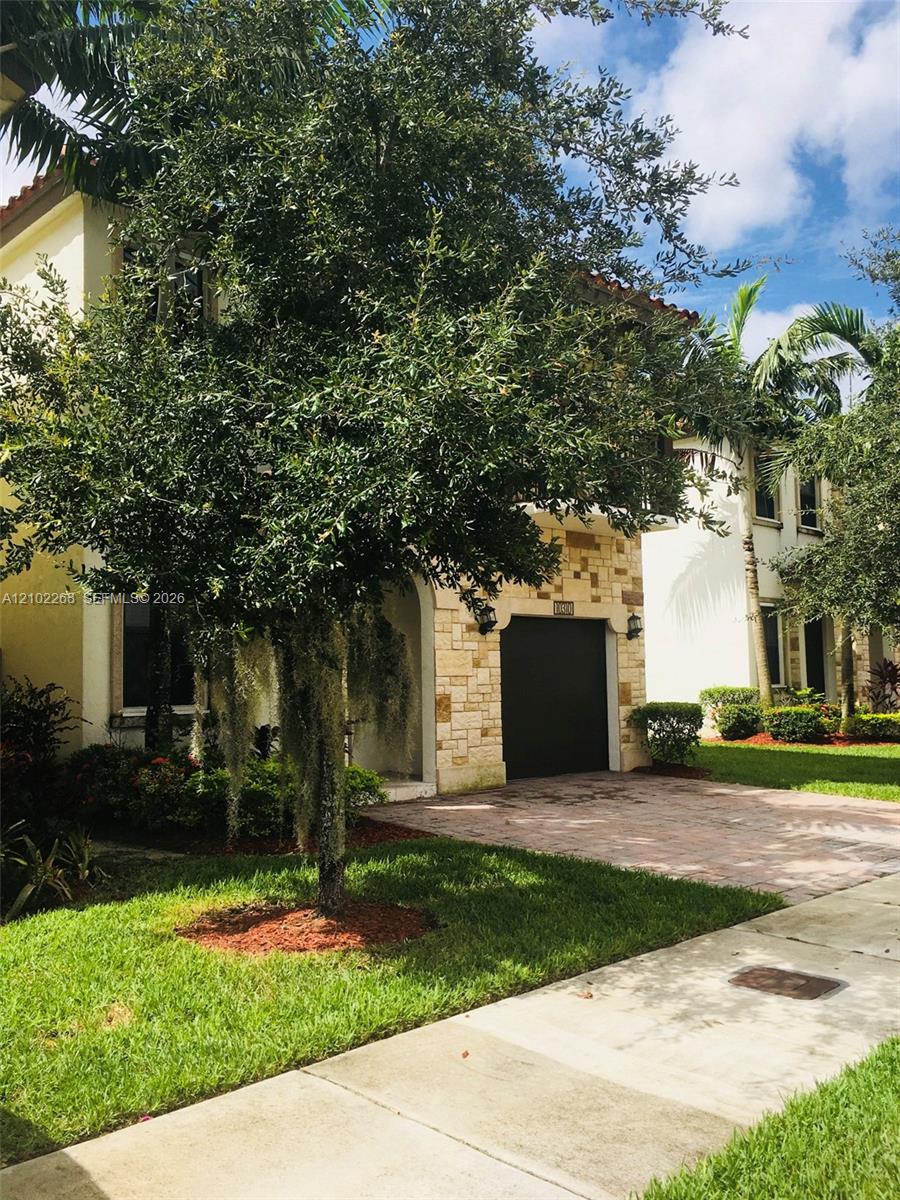 10310 NW 70th Terrace gallery image #7