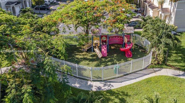 11352 NW 56th Street gallery image #15
