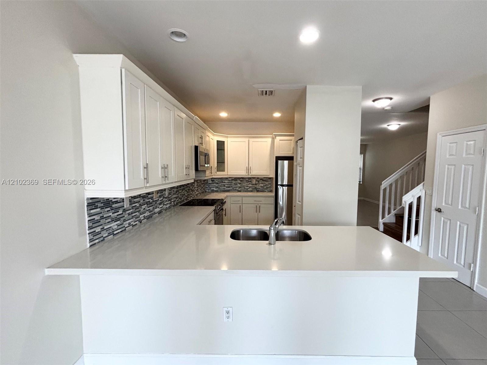 10445 NW 61 Lane gallery image #1