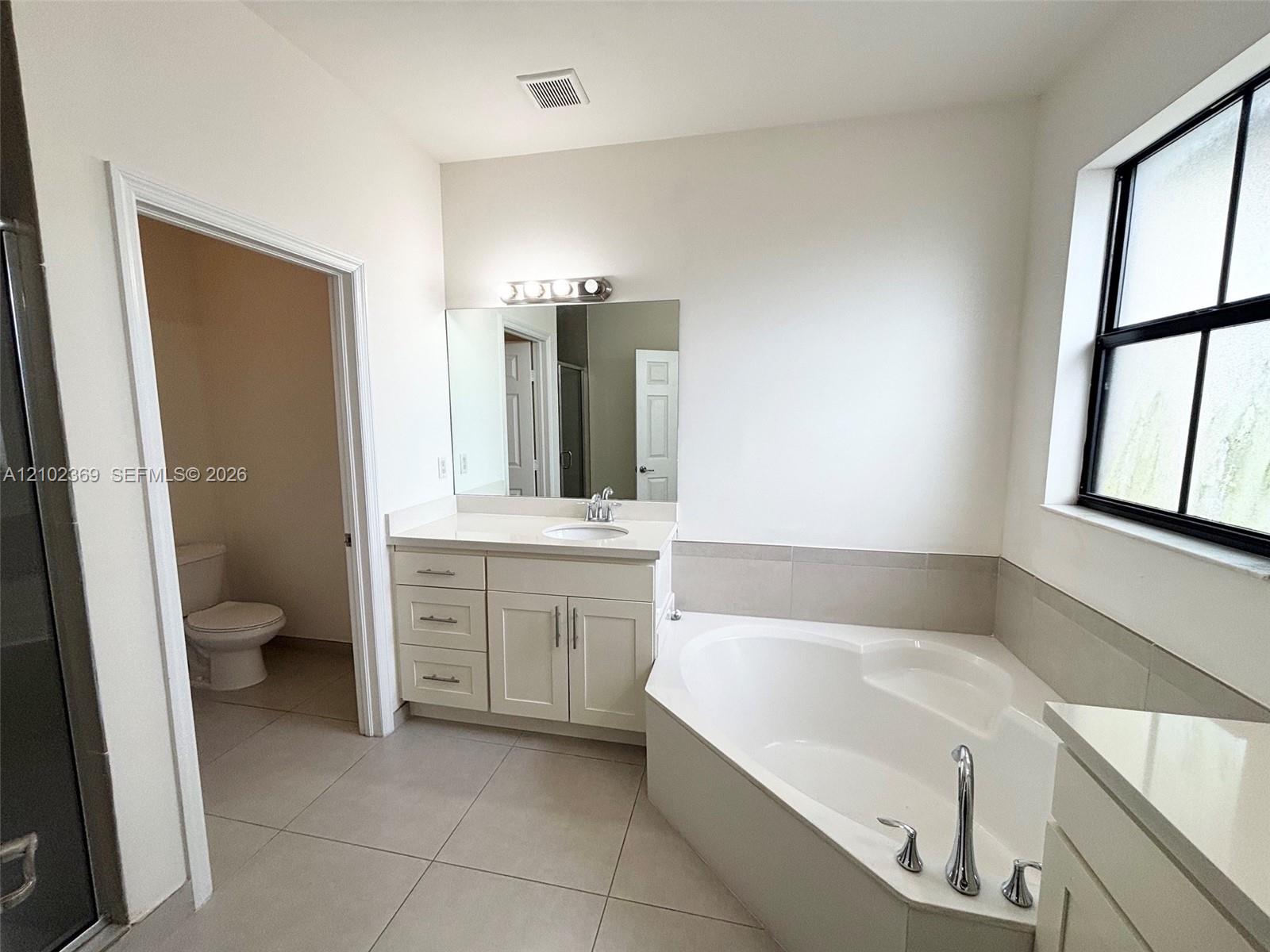 10445 NW 61 Lane gallery image #11