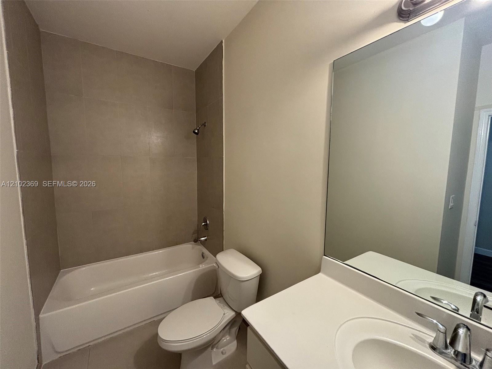 10445 NW 61 Lane gallery image #3