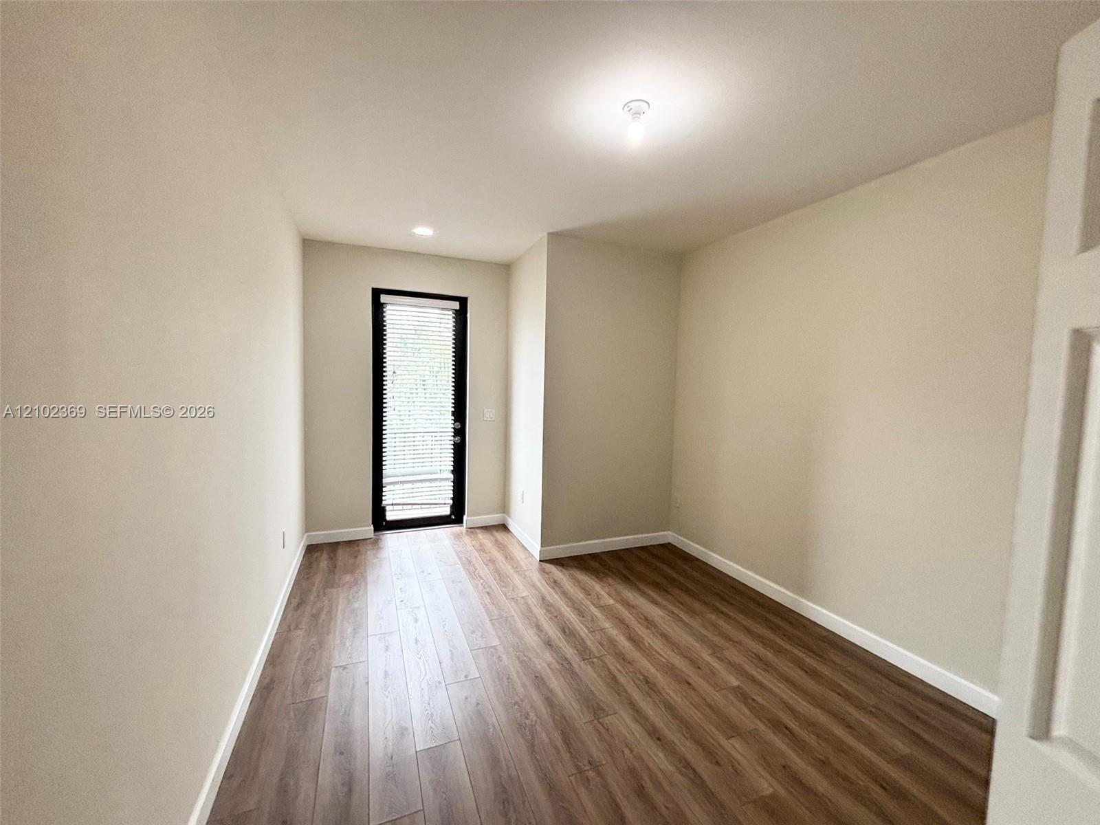 10445 NW 61 Lane gallery image #6