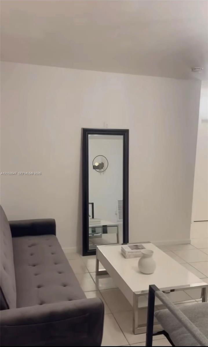 1100 NW 11th Place gallery image #2