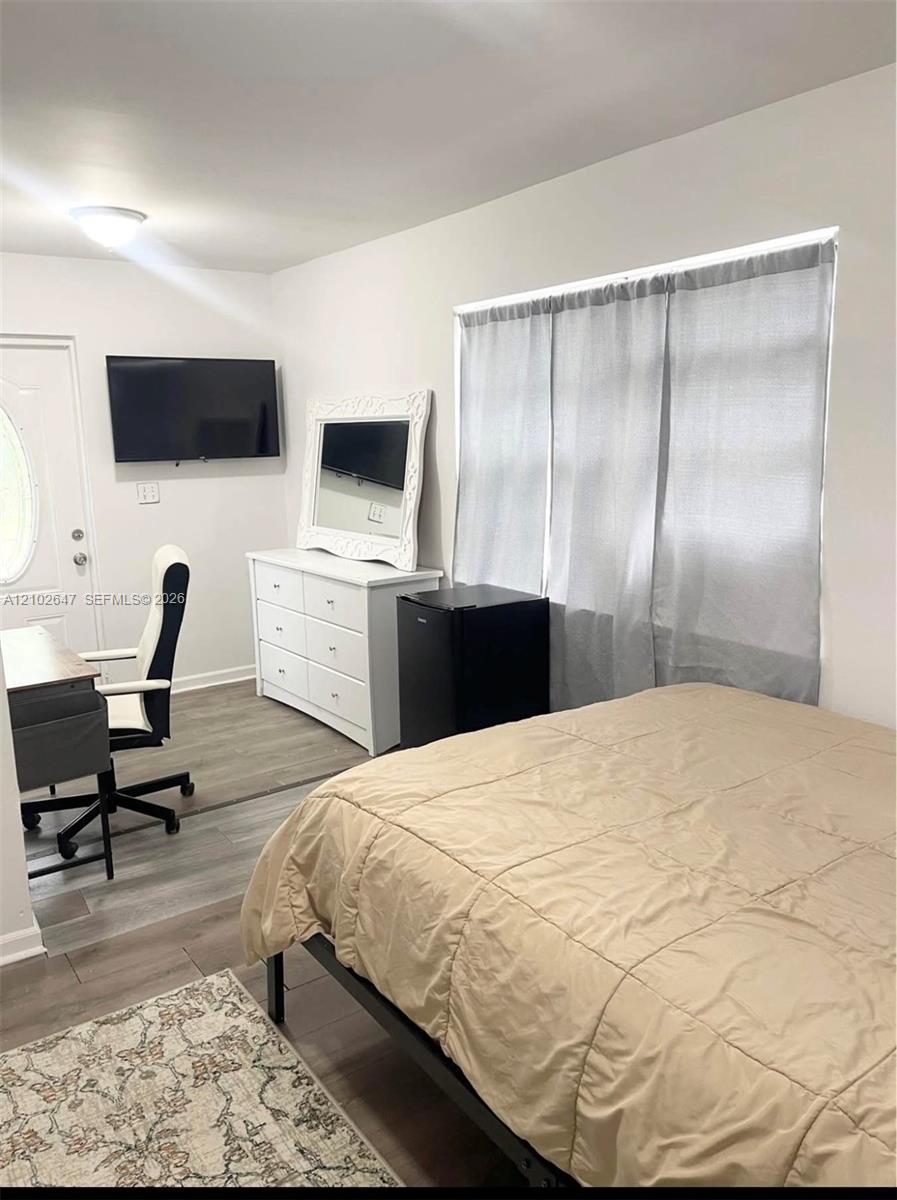 1100 NW 11th Place gallery image #7
