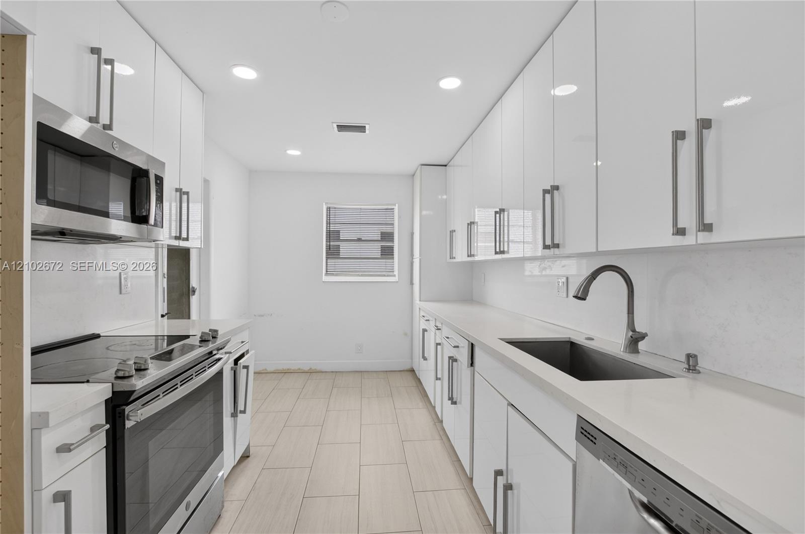 719 SW 18th Street gallery image #12