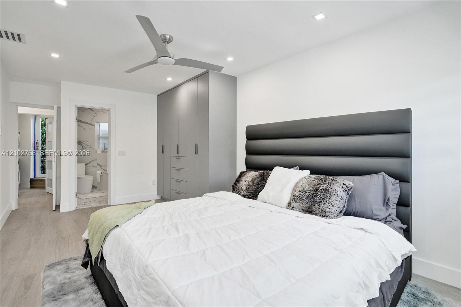 7640 Bayside Lane gallery image #18