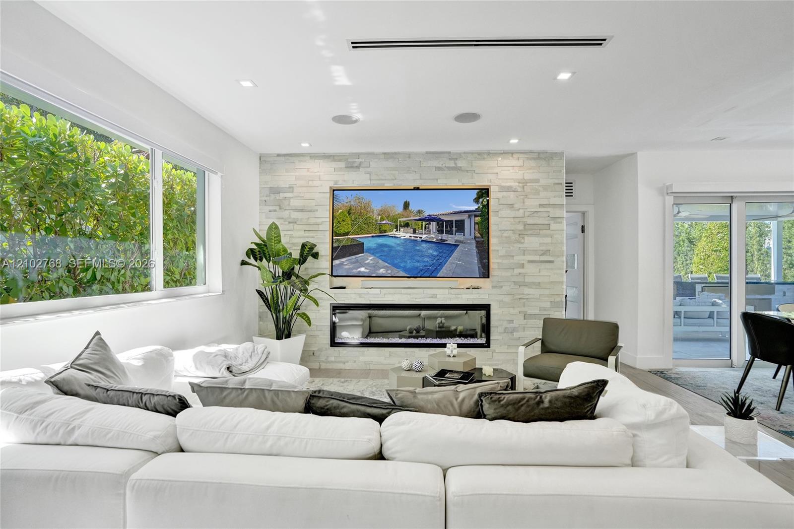 7640 Bayside Lane gallery image #4