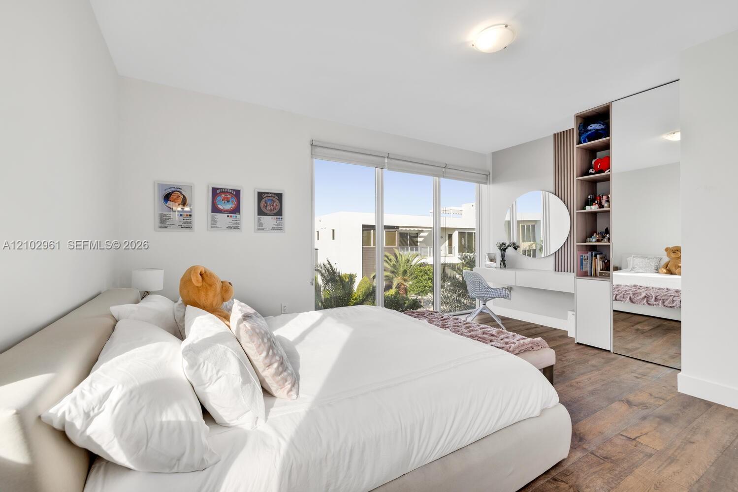 10250 NW 75th Terrace gallery image #13