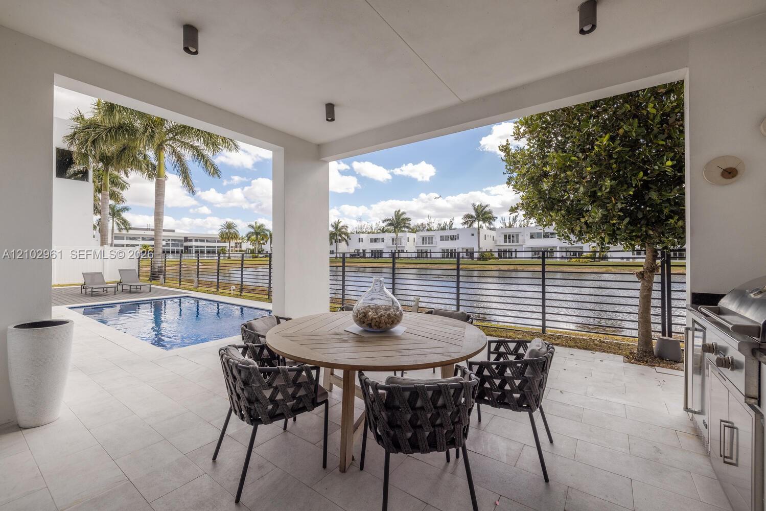 10250 NW 75th Terrace gallery image #17