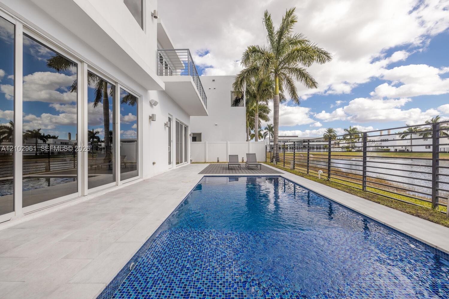10250 NW 75th Terrace gallery image #18