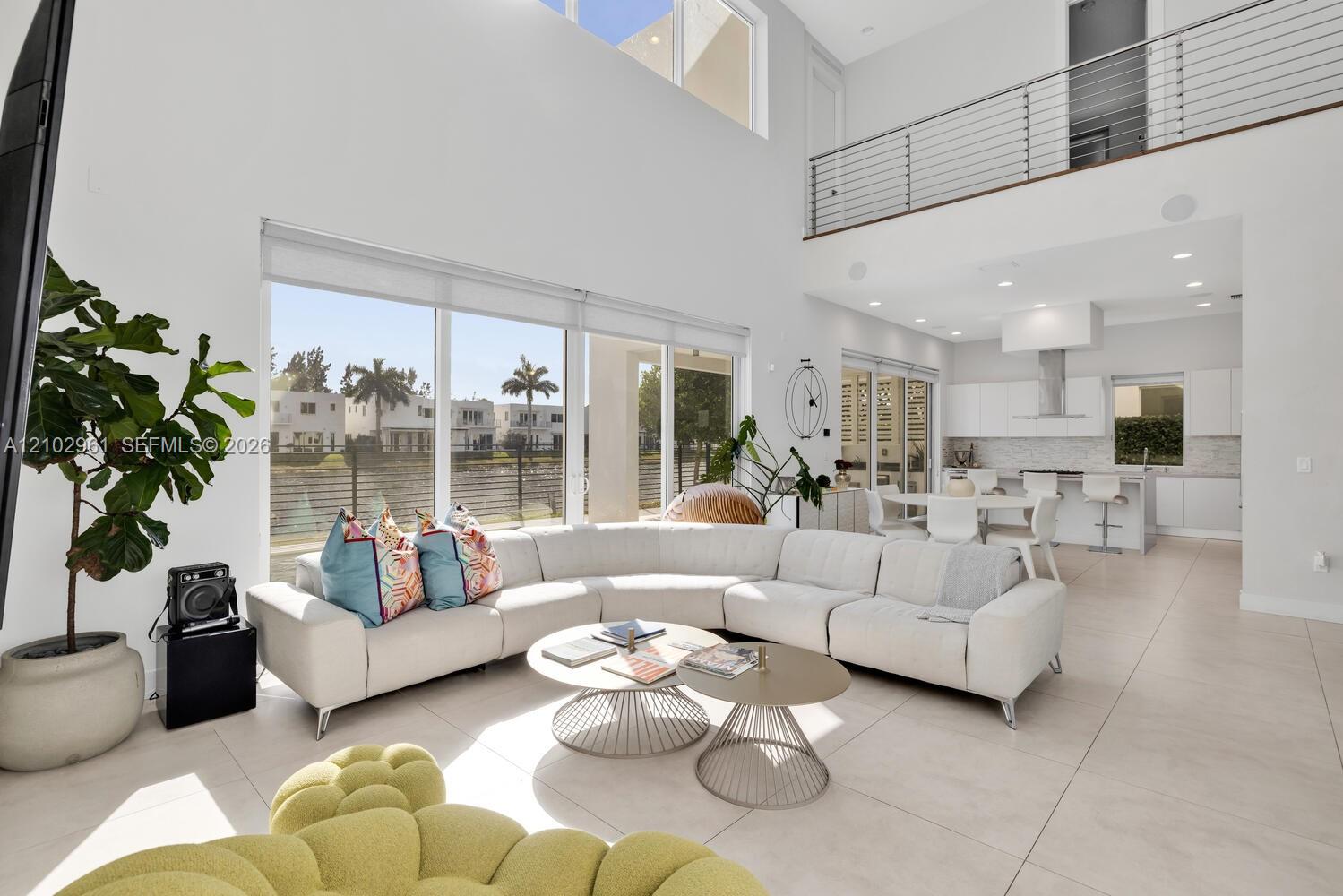 10250 NW 75th Terrace gallery image #7