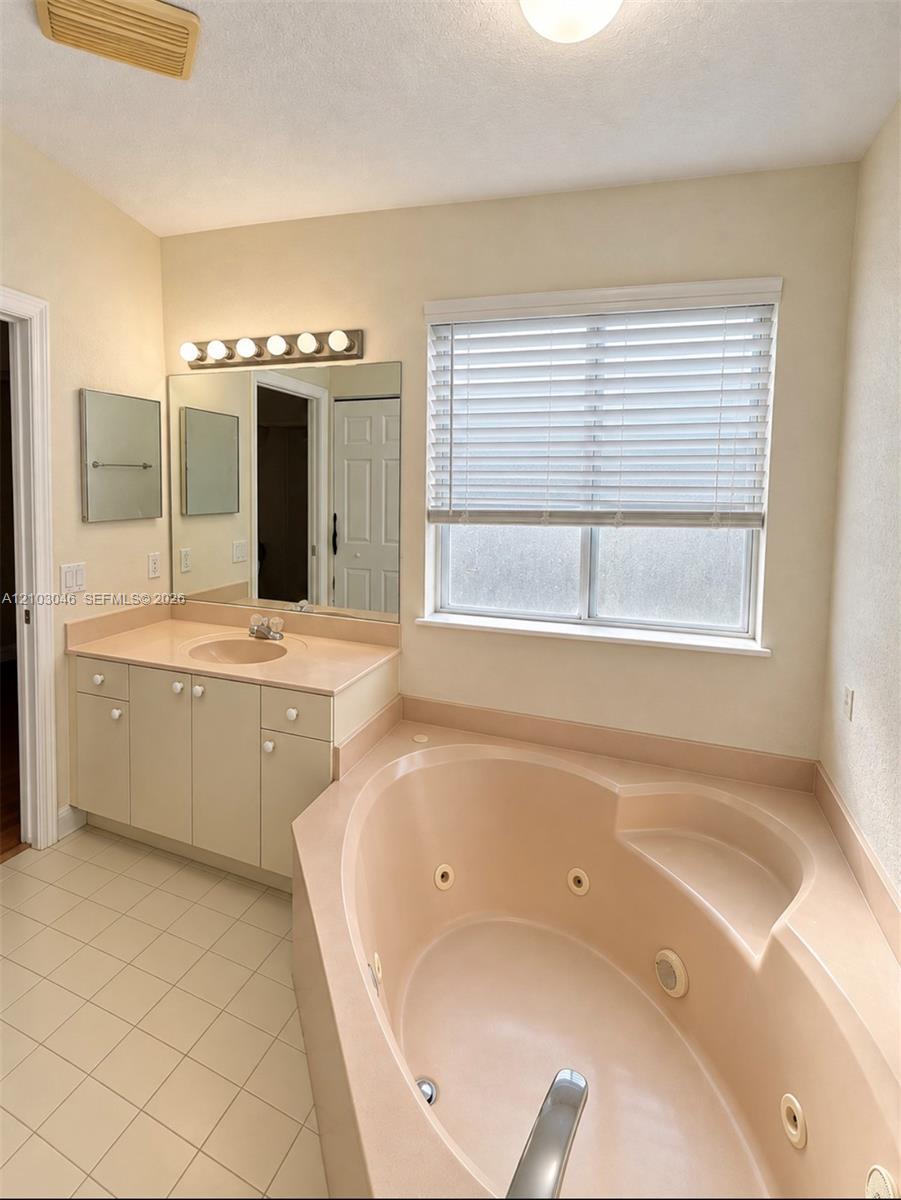 4826 NW 116th Avenue gallery image #18