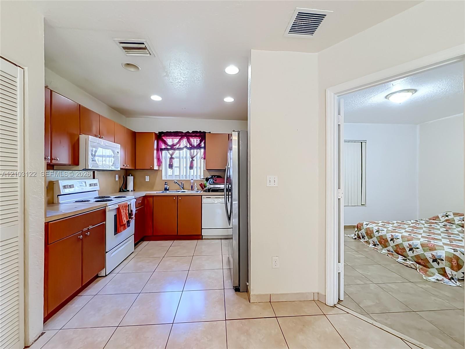 113 NW 28th Terrace gallery image #10