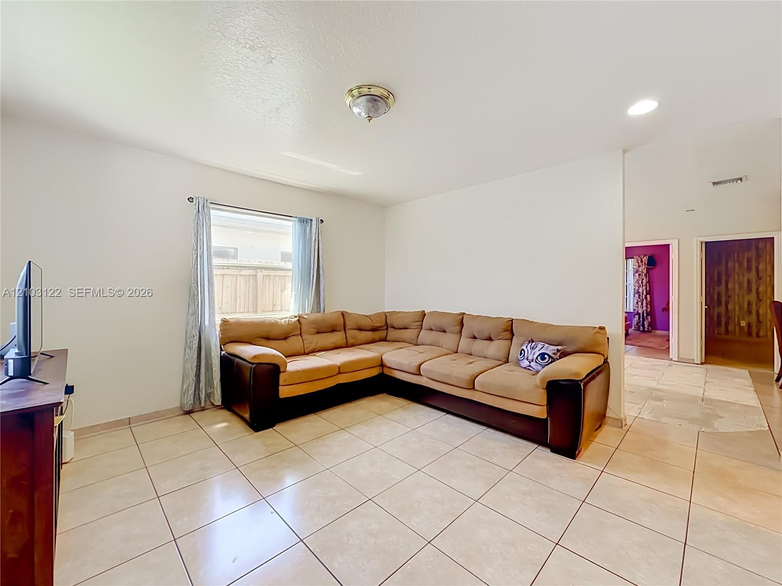 113 NW 28th Terrace gallery image #3