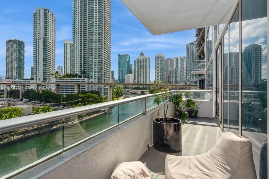 185 SW 7th Street