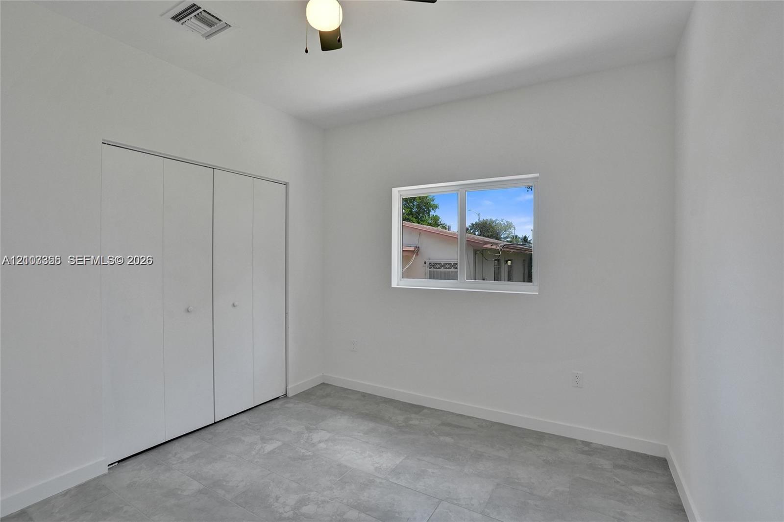2536 NW 9th Court gallery image #11