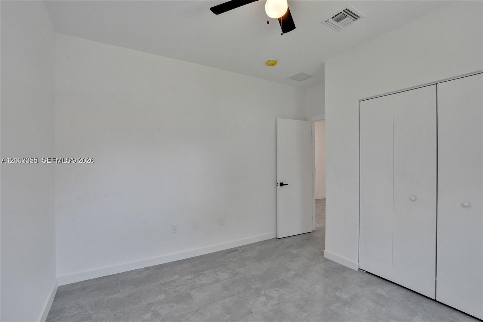 2536 NW 9th Court gallery image #12