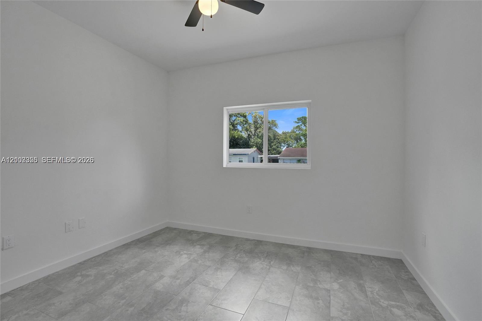 2536 NW 9th Court gallery image #15