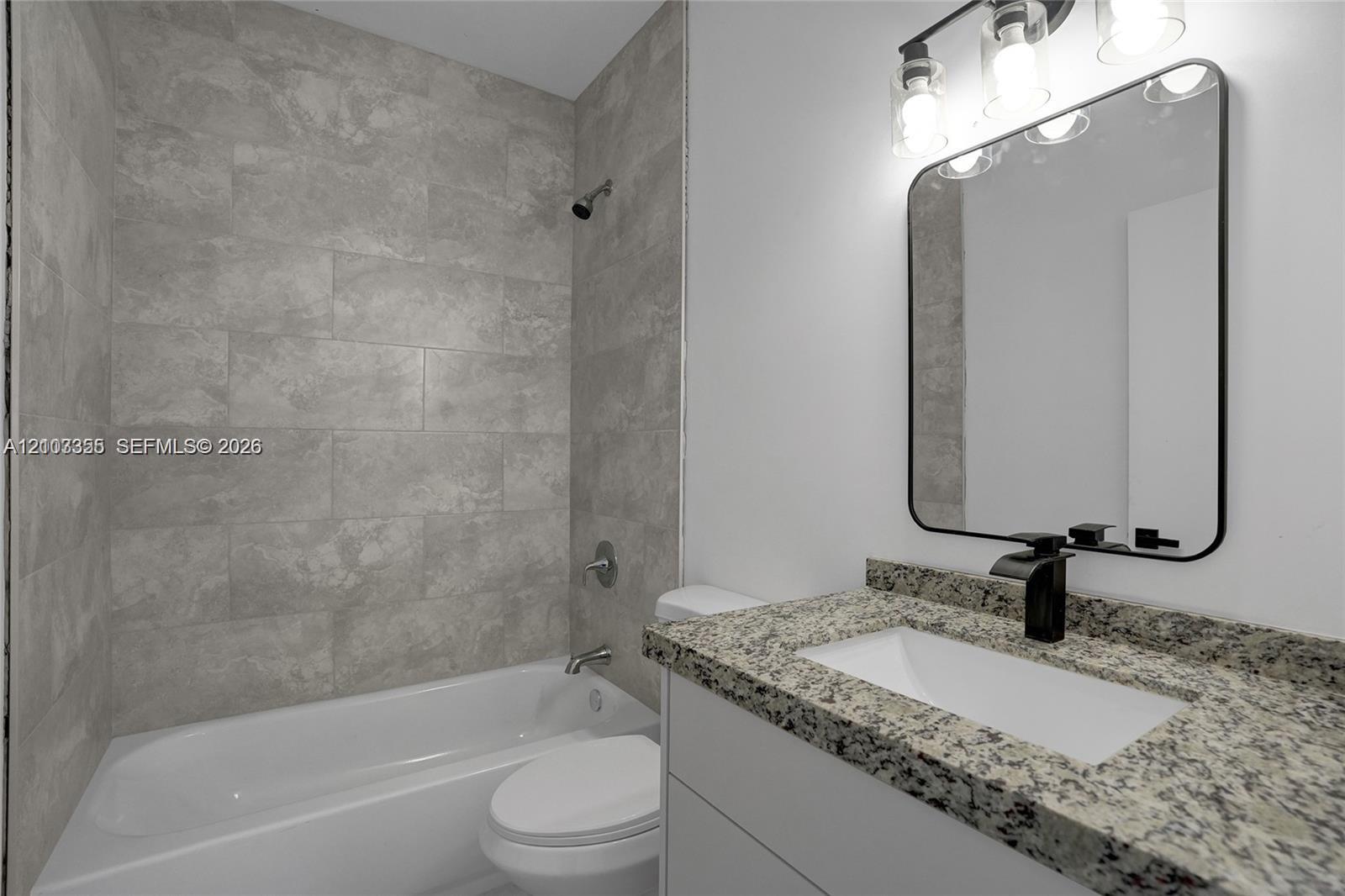 2536 NW 9th Court gallery image #16