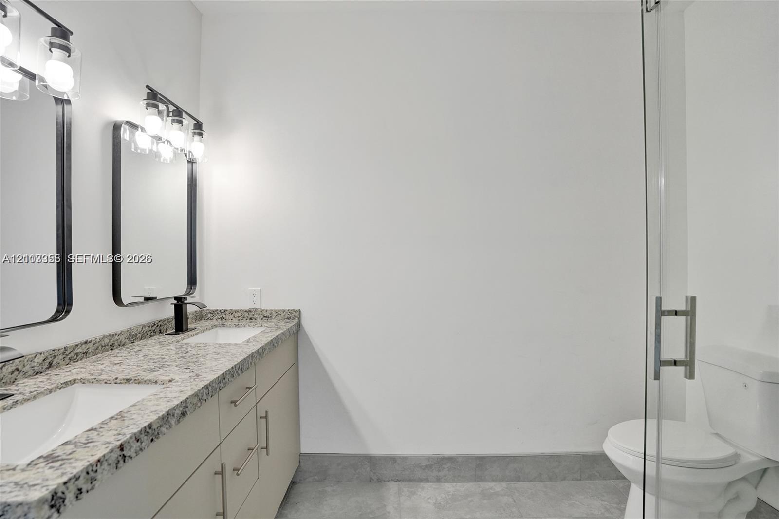 2536 NW 9th Court gallery image #19