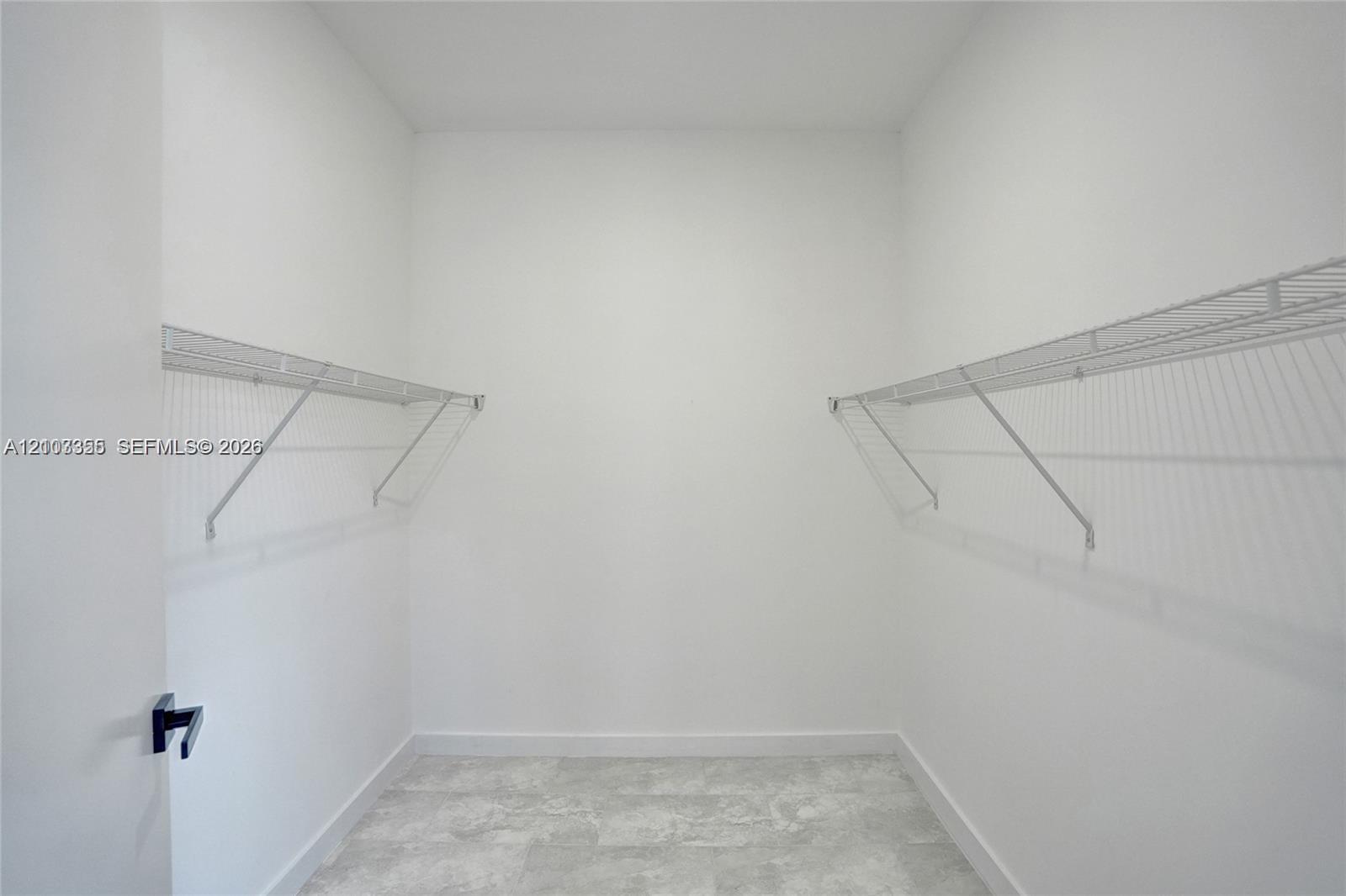 2536 NW 9th Court gallery image #20