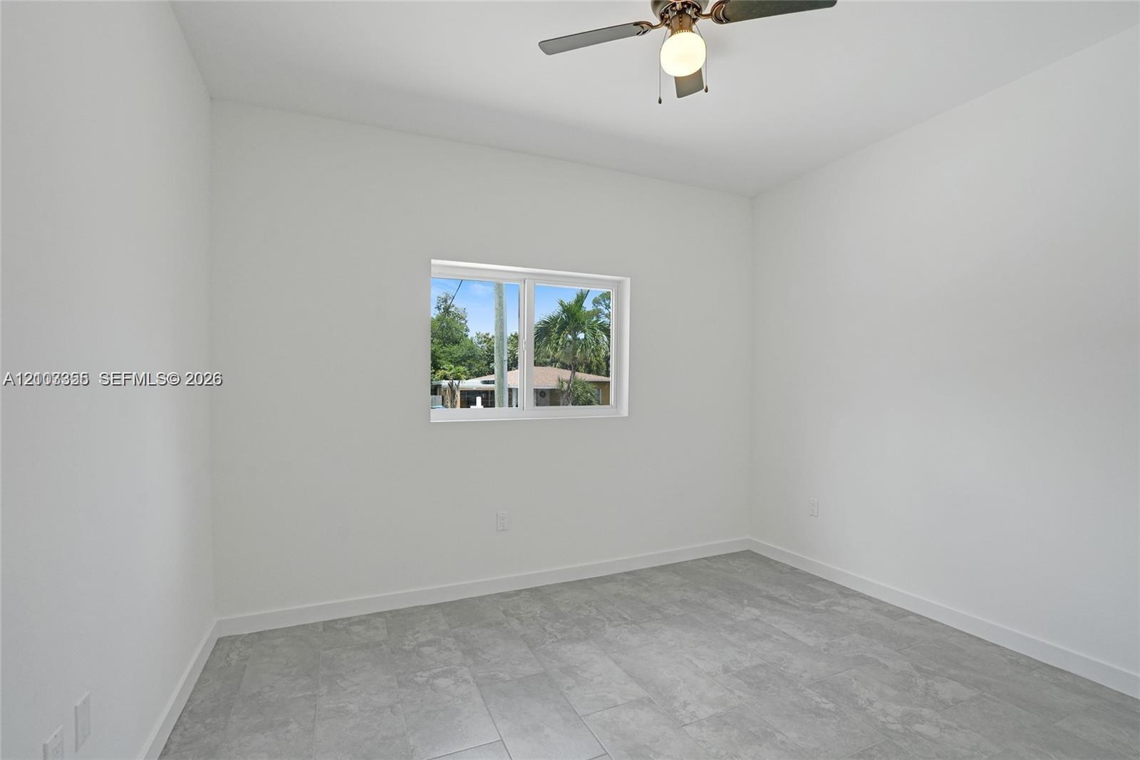 2536 NW 9th Court gallery image #22
