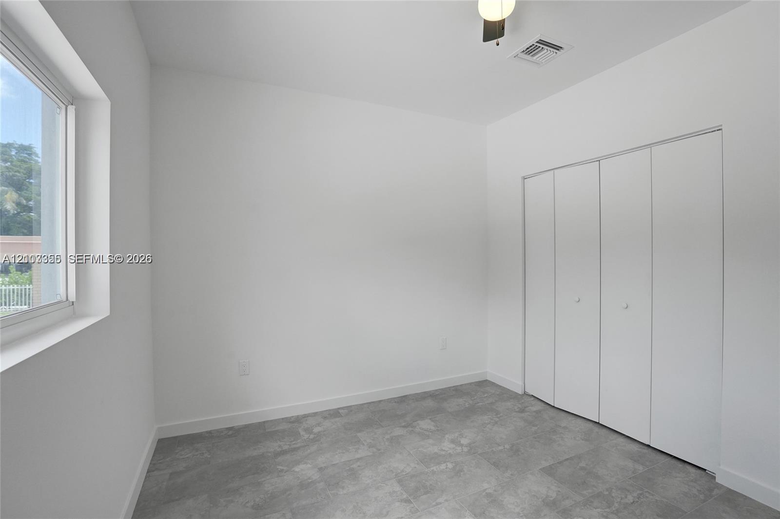 2536 NW 9th Court gallery image #24