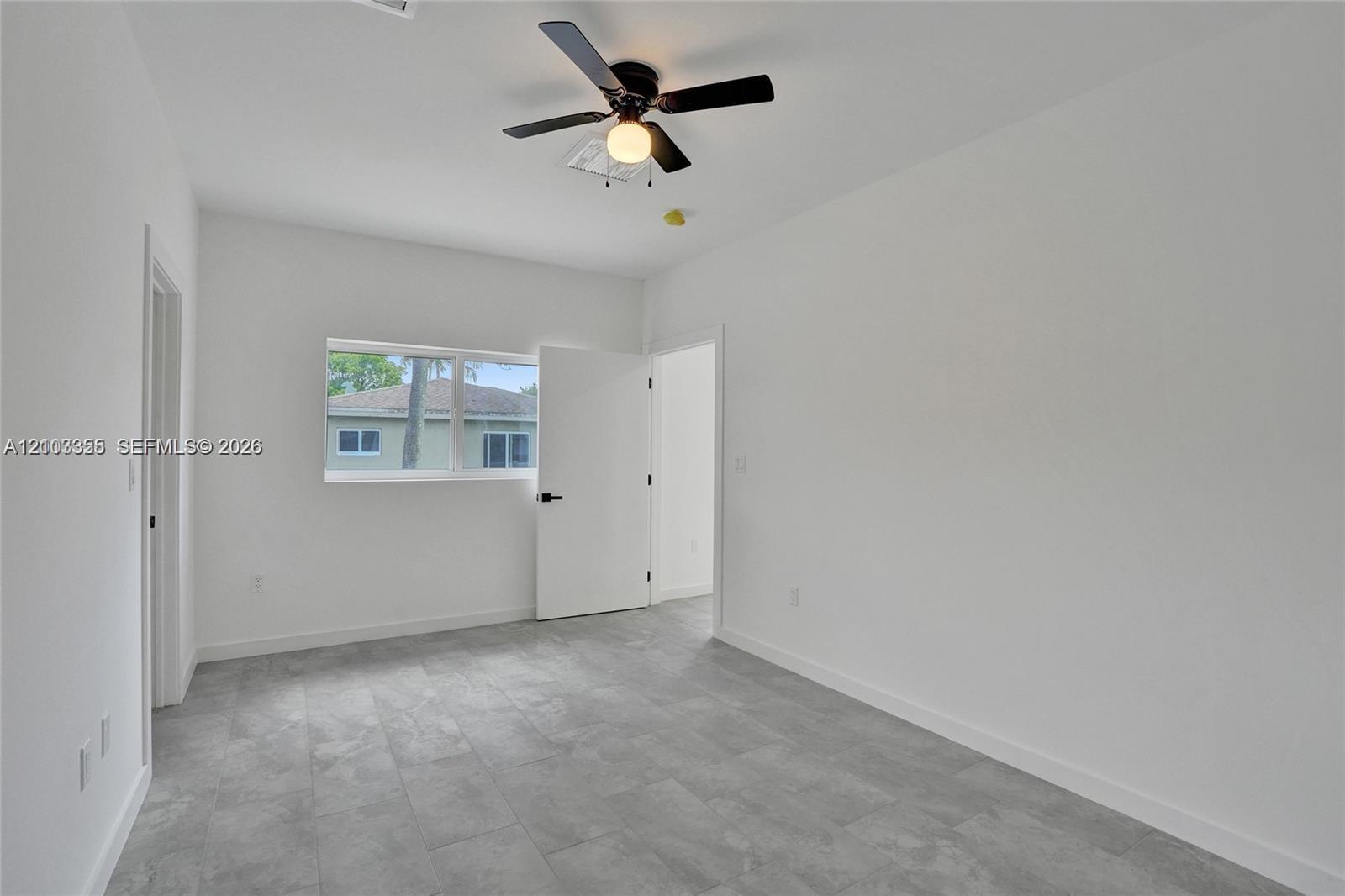 2536 NW 9th Court gallery image #28