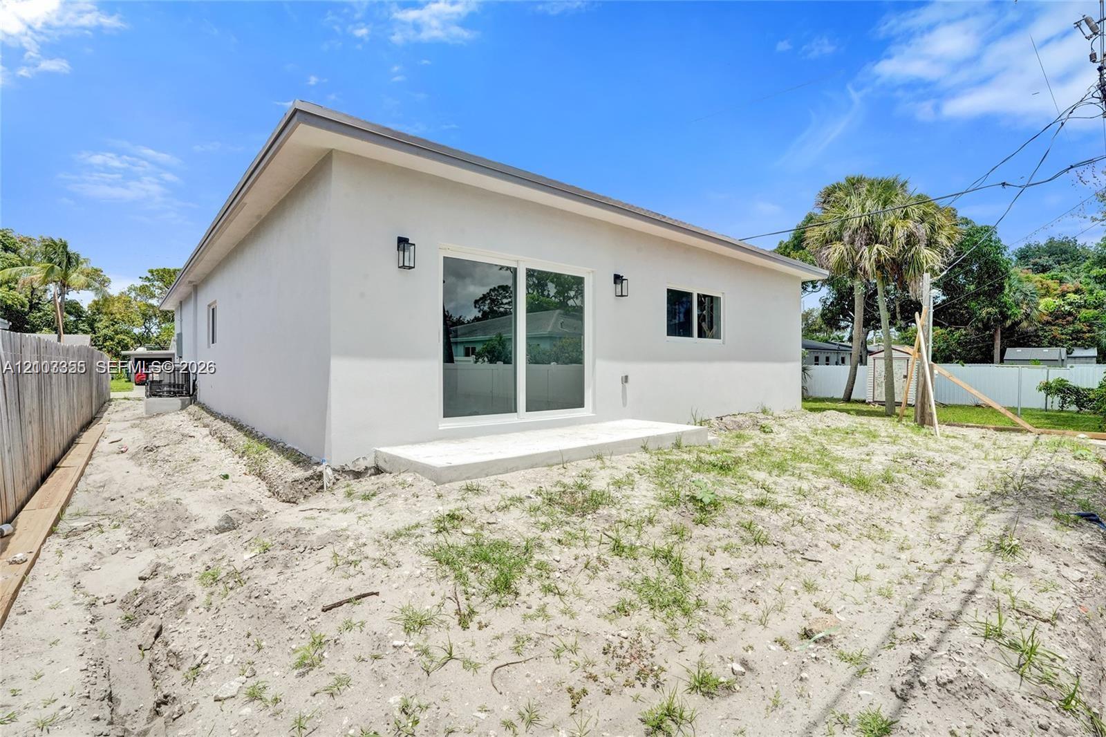 2536 NW 9th Court gallery image #3