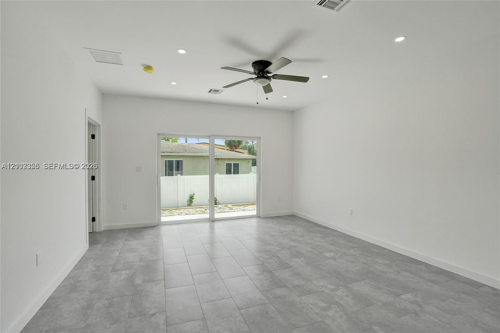 2536 NW 9th Court gallery image #34