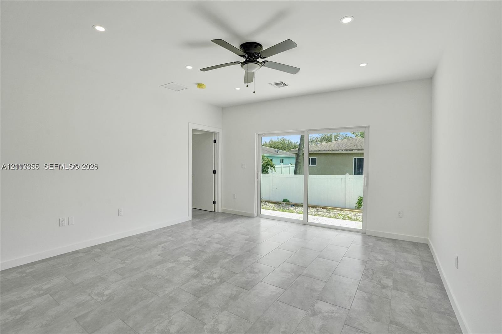 2536 NW 9th Court gallery image #35