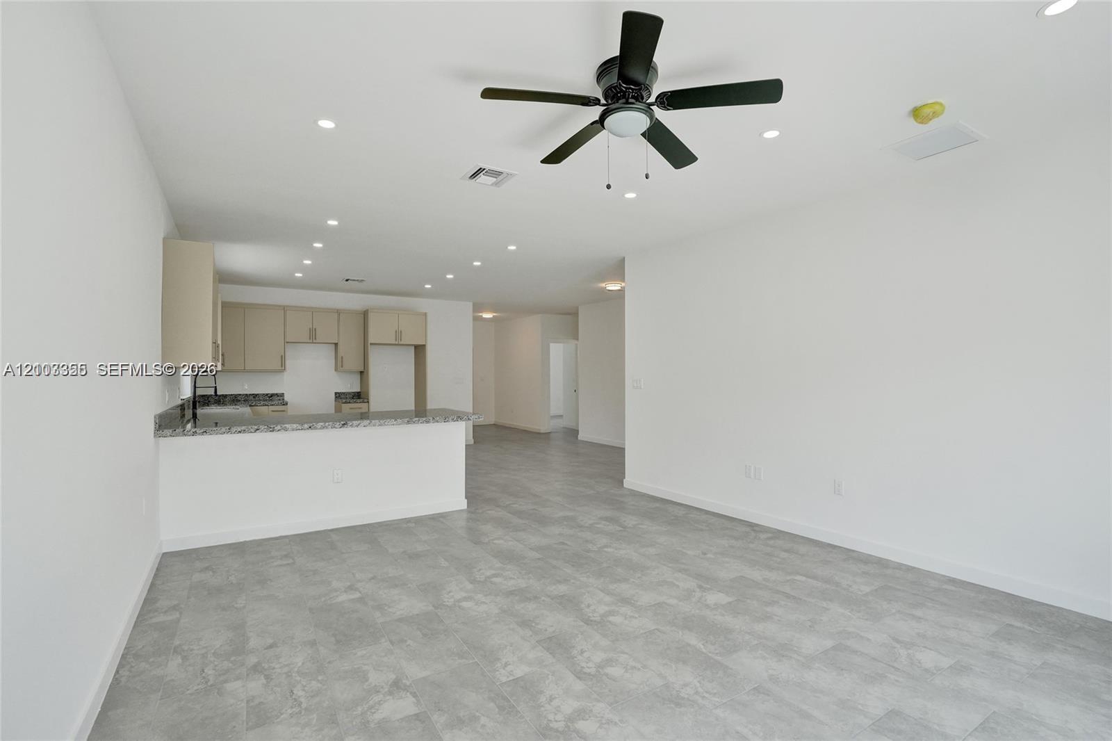 2536 NW 9th Court gallery image #36