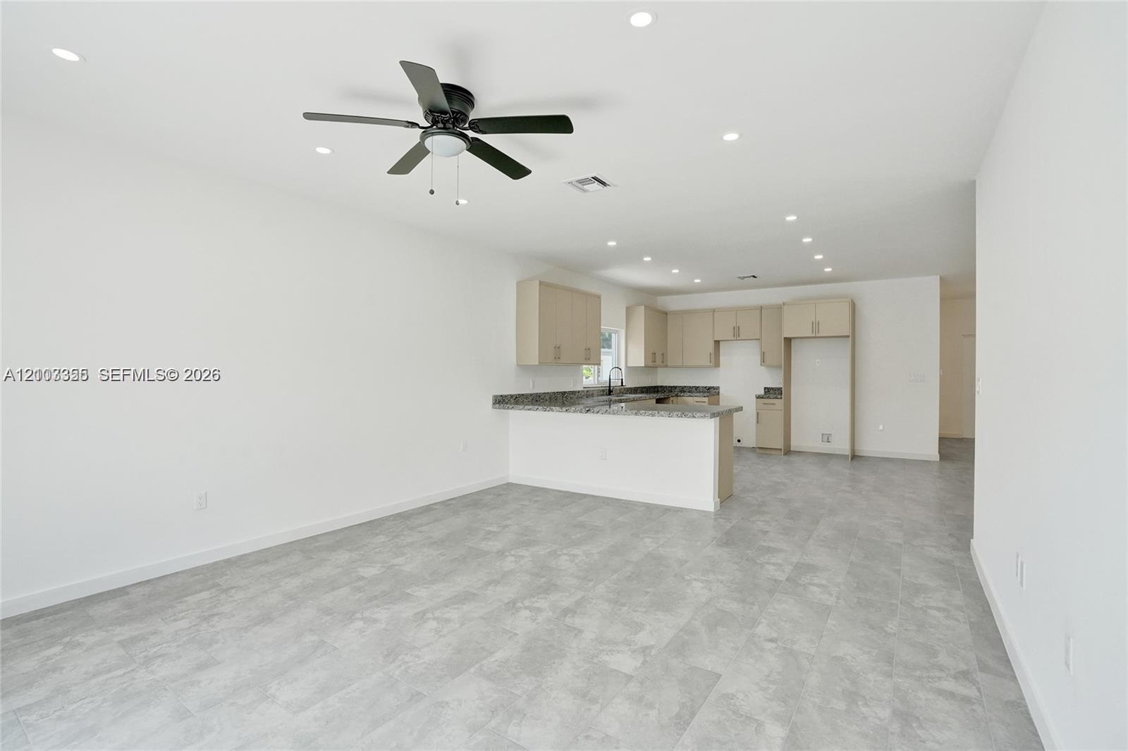 2536 NW 9th Court gallery image #38