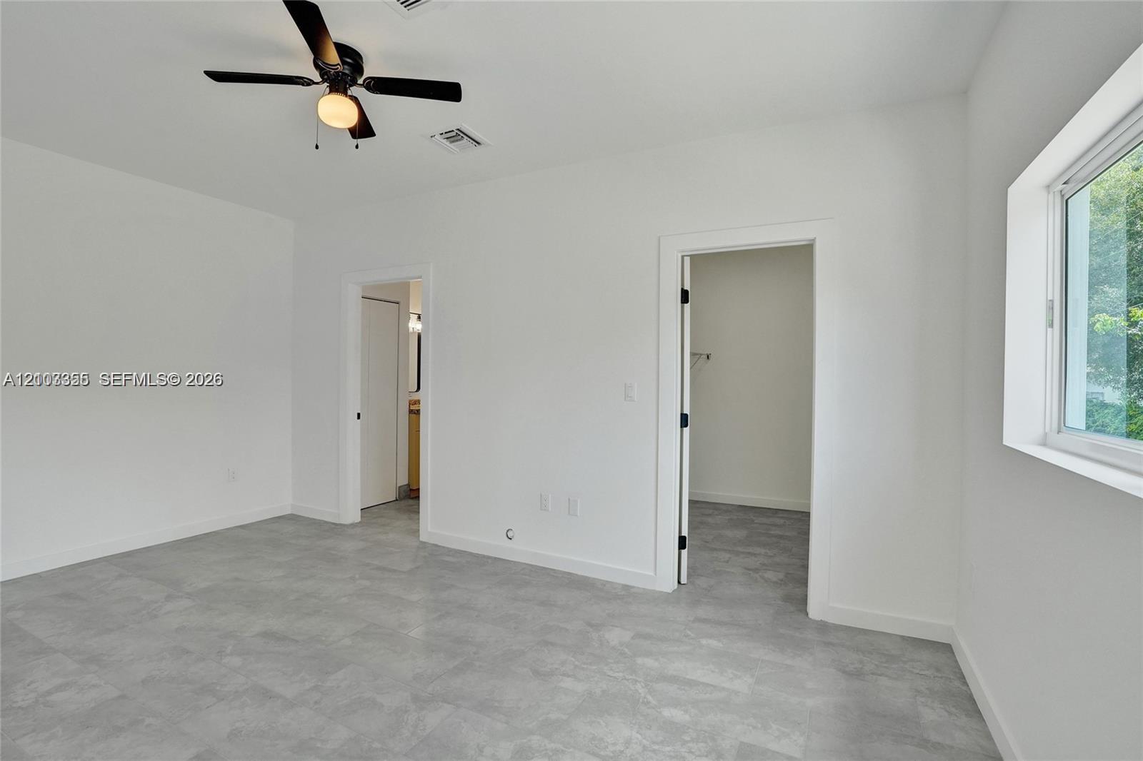 2536 NW 9th Court gallery image #39