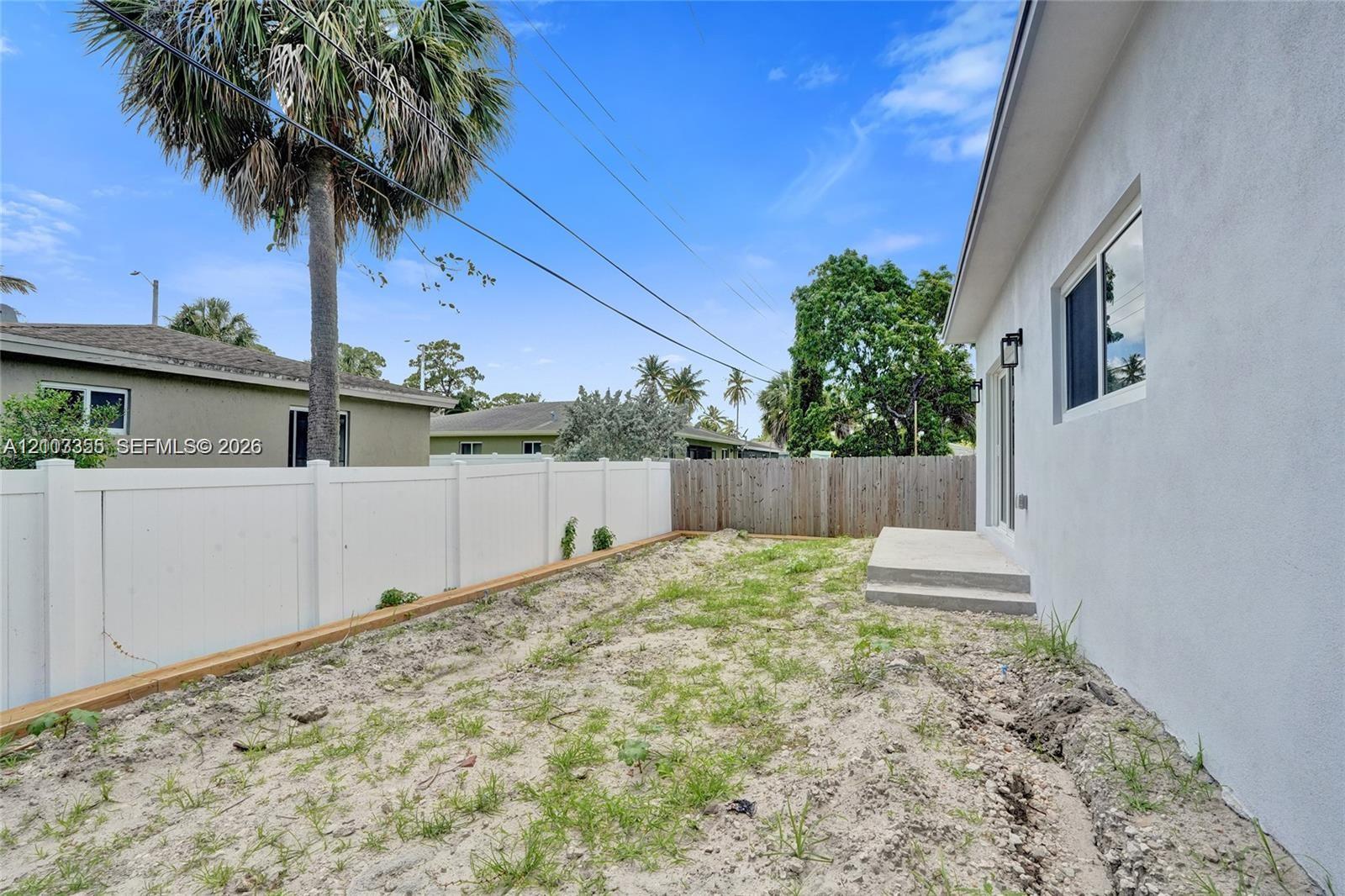 2536 NW 9th Court gallery image #4
