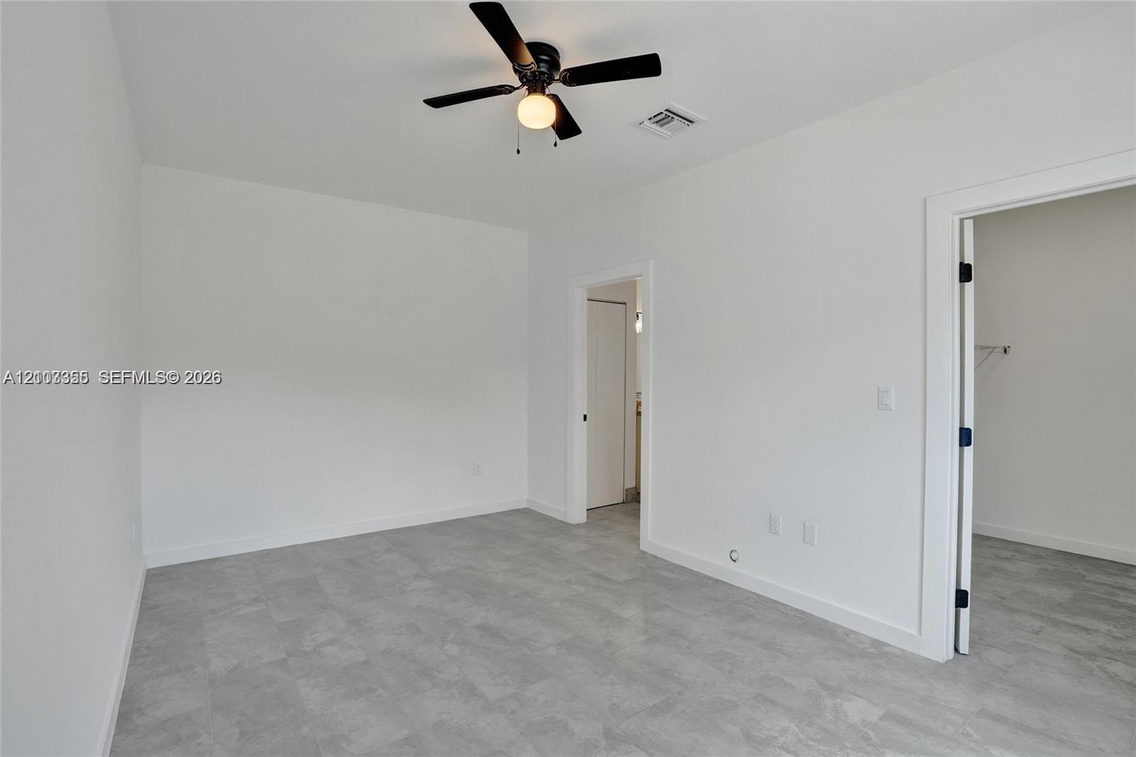 2536 NW 9th Court gallery image #40