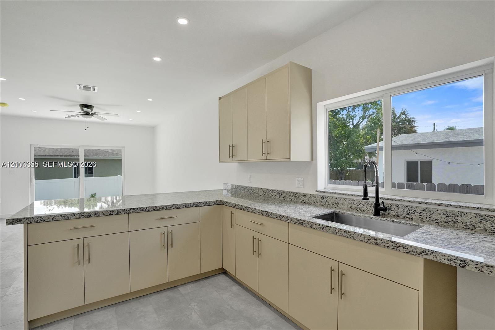 2536 NW 9th Court gallery image #5