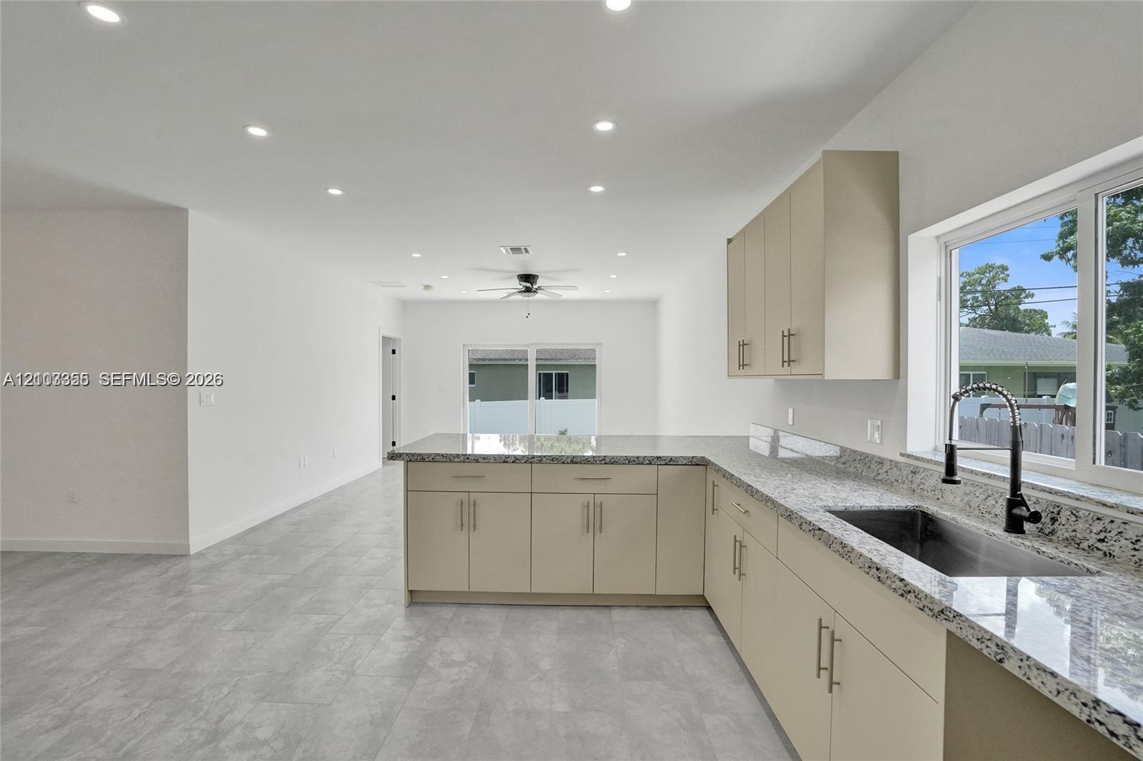 2536 NW 9th Court gallery image #7