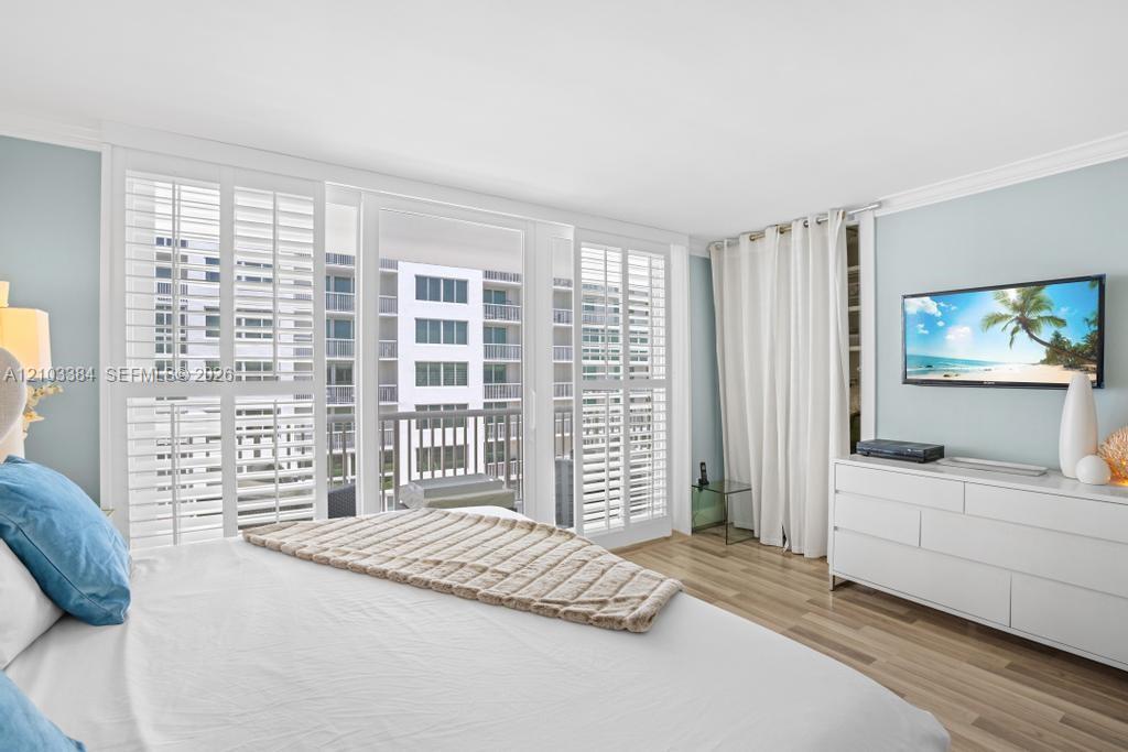 5401 Collins Avenue gallery image #12