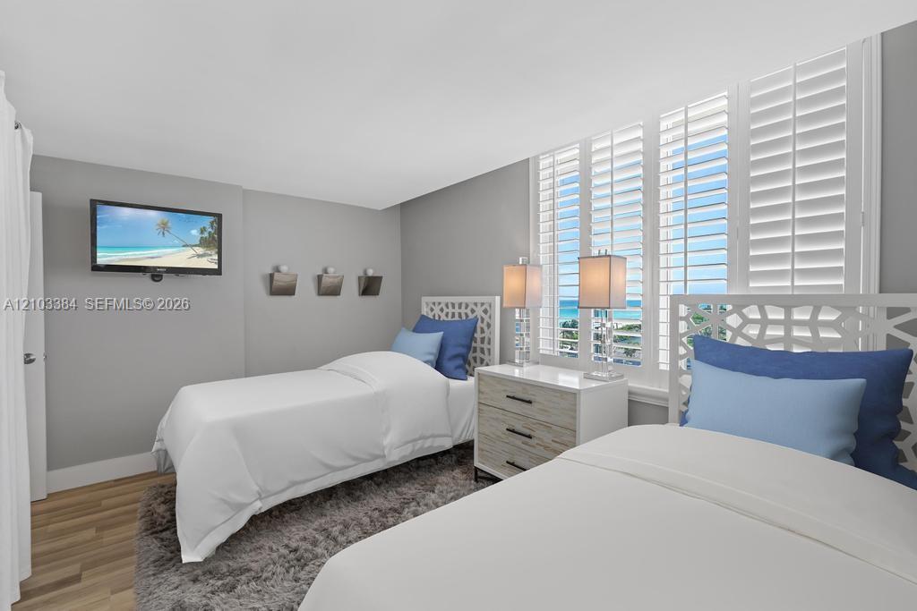 5401 Collins Avenue gallery image #16